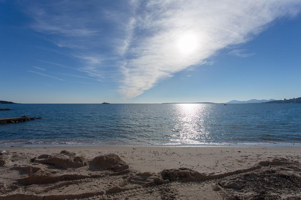 Residence Le Soleil Juan-les-Pins Bagian luar foto